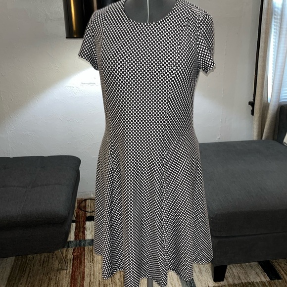 Signature by Robbie Bee Dress - Picture 2 of 6